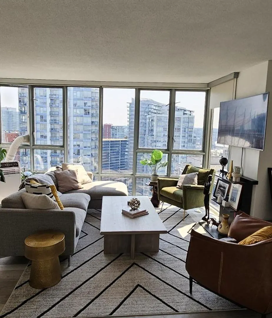 Cozy Yaletown Apartment Vancouver